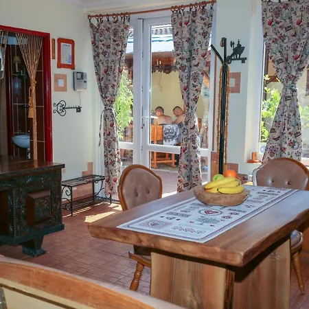 Everlast Guest house Sturovo