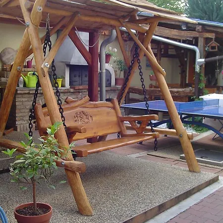 Everlast Vendégház 4*